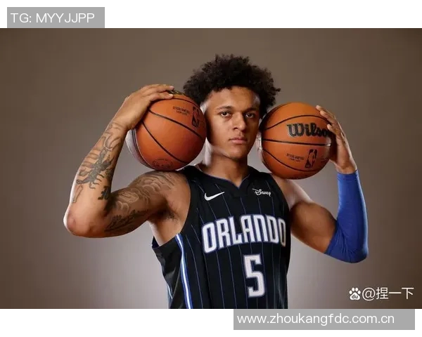 贾巴里史密斯日常穿搭引发关注时尚风潮致敬小帅气质