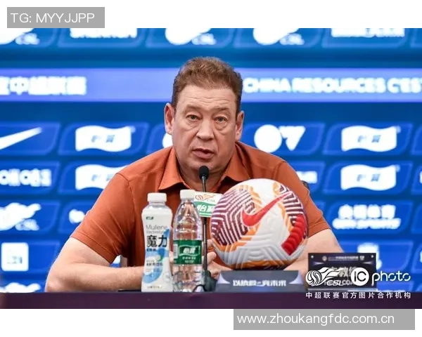 泰山小将齐千程亮相赛前发布会进入本轮中超比赛名单引关注